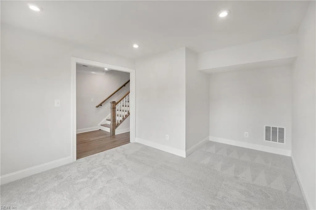 11 Bracewell LN, YORKTOWN VA 23692 - Photo 5