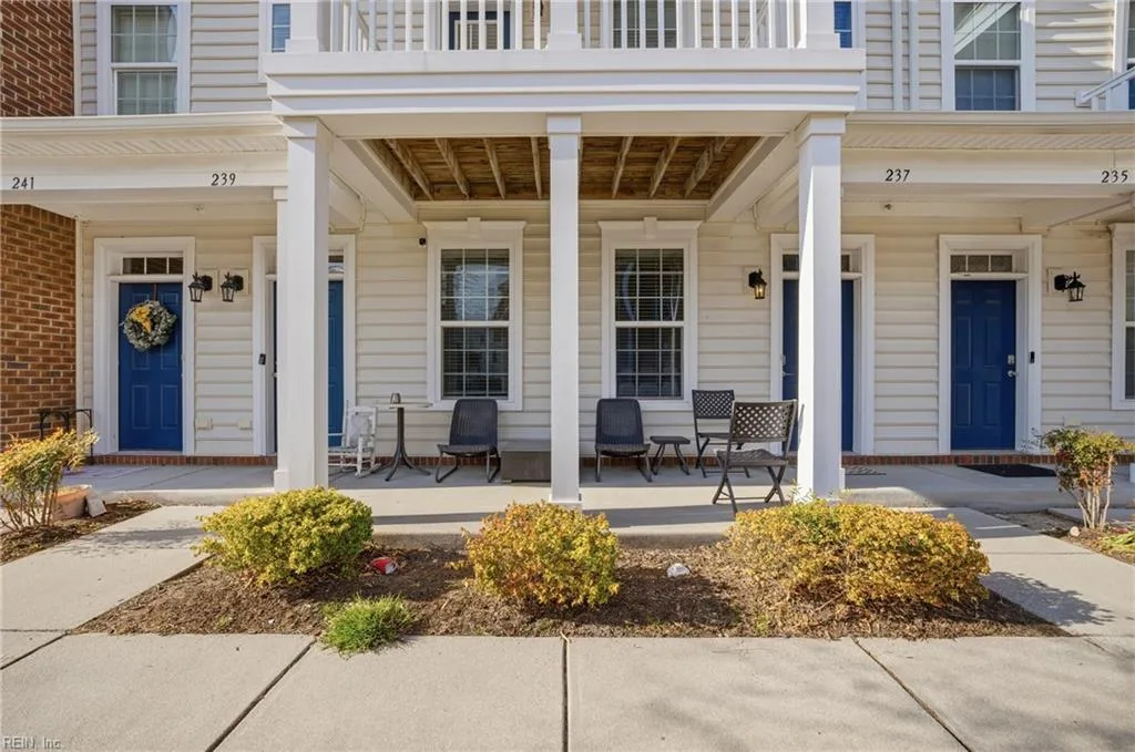 237 Breccia LN, Virginia Beach — 3 bed Residential, 1,650 sqft