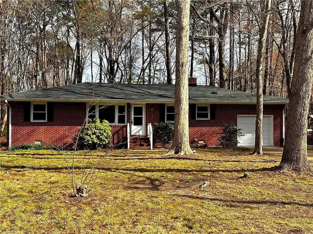 104 Jethro LN, Yorktown — 3 bed Residential, 1,400 sqft