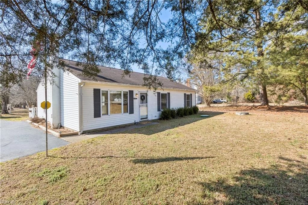 4152 Hickory Fork RD, GLOUCESTER VA 23061 - Photo 2