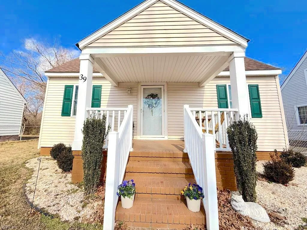 39 W Sunset RD, HAMPTON VA 23669