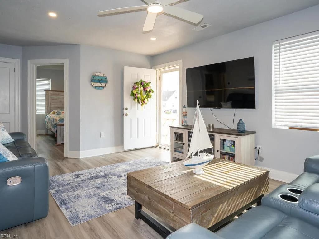 39 W Sunset RD, HAMPTON VA 23669 - Photo 3