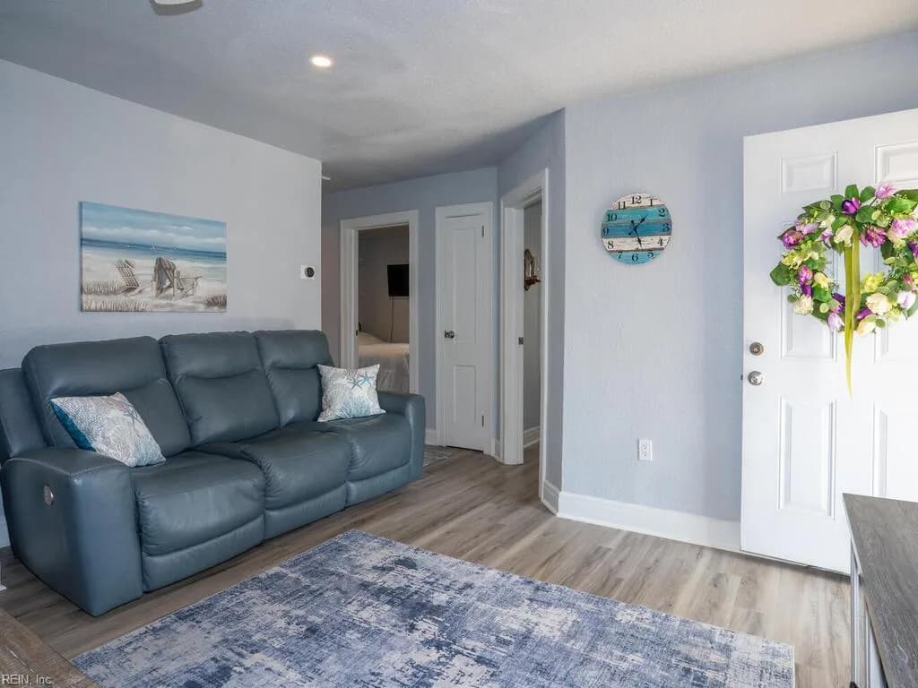 39 W Sunset RD, HAMPTON VA 23669 - Photo 4