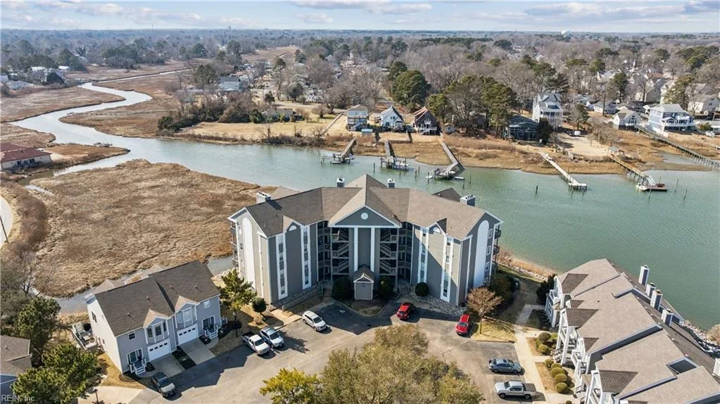 1044 Porte Harbour ARCH #202, Hampton — 3 bed Residential, 1,689 sqft