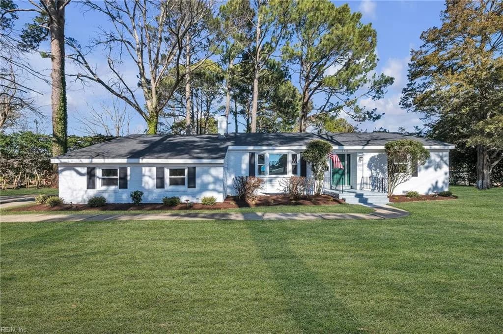 2300 Plantation DR, VIRGINIABEACH VA 23454 - Photo 2