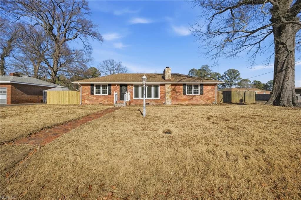 215 Leonard RD, PORTSMOUTH VA 23701 - Photo 3