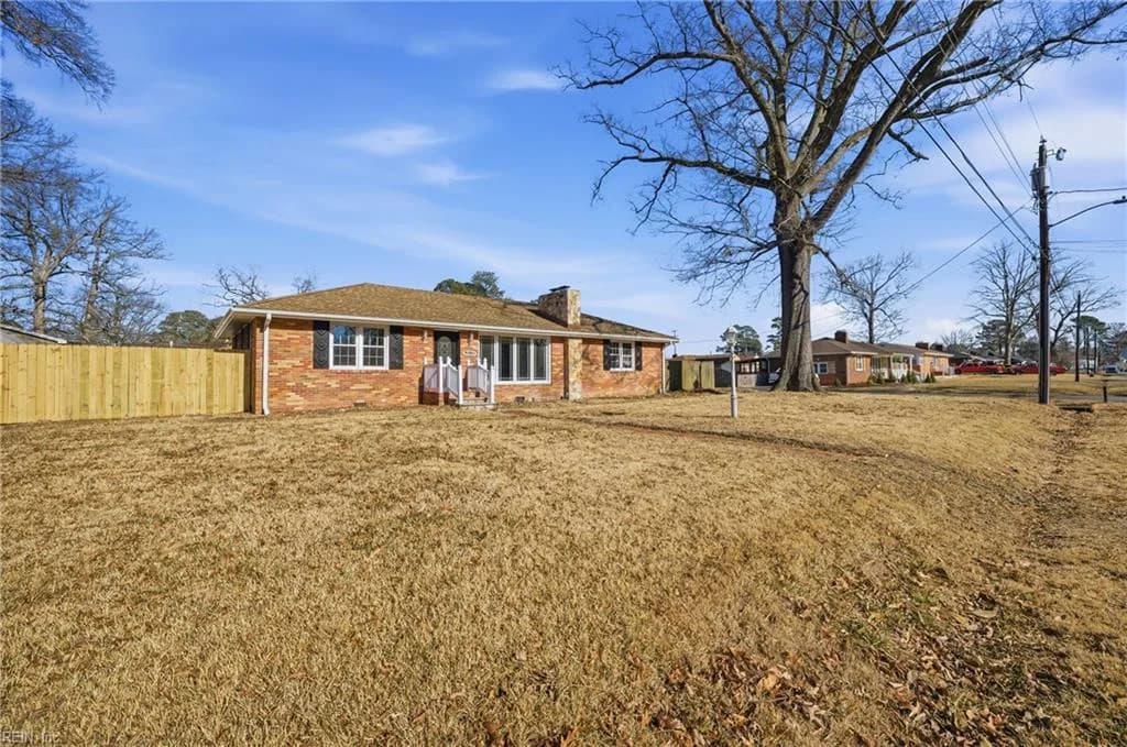 215 Leonard RD, PORTSMOUTH VA 23701 - Photo 4