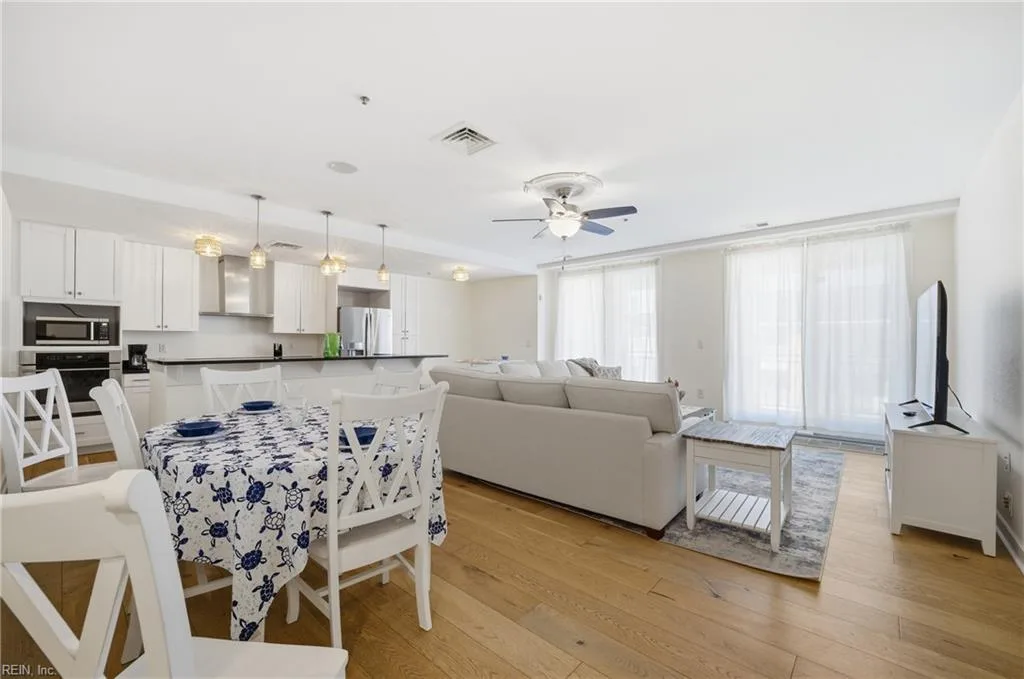 3738 Sandpiper RD #437B, VIRGINIABEACH VA 23456 - Main photo
