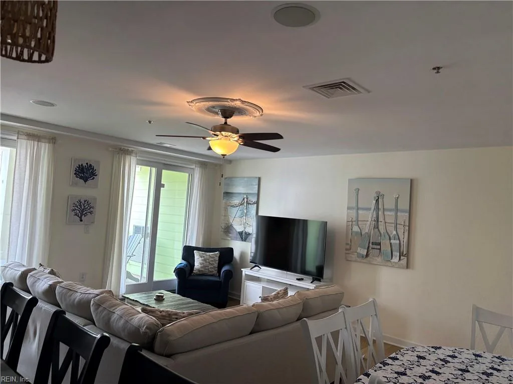 3738 Sandpiper RD #437B, VIRGINIABEACH VA 23456 - Photo 5