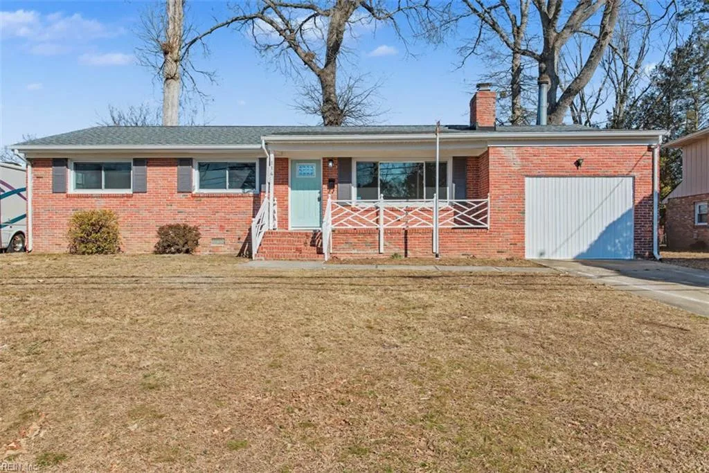 114 Kendall DR, Newport News — 3 bed Residential, 1,900 sqft