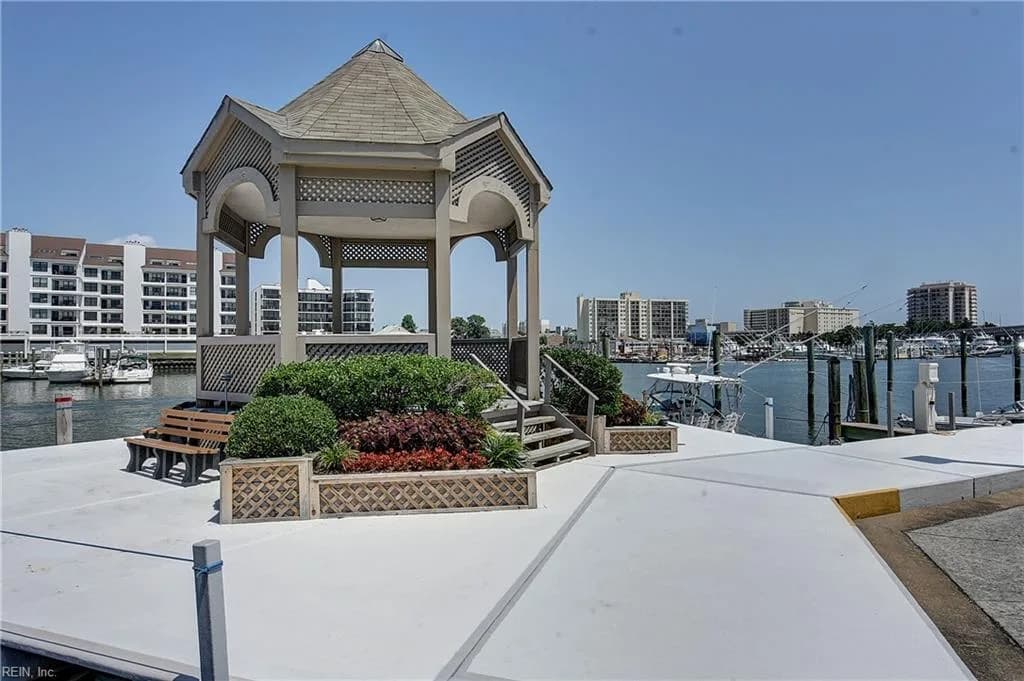 407 Harbour Pt PL #306, VIRGINIABEACH VA 23451 - Photo 4
