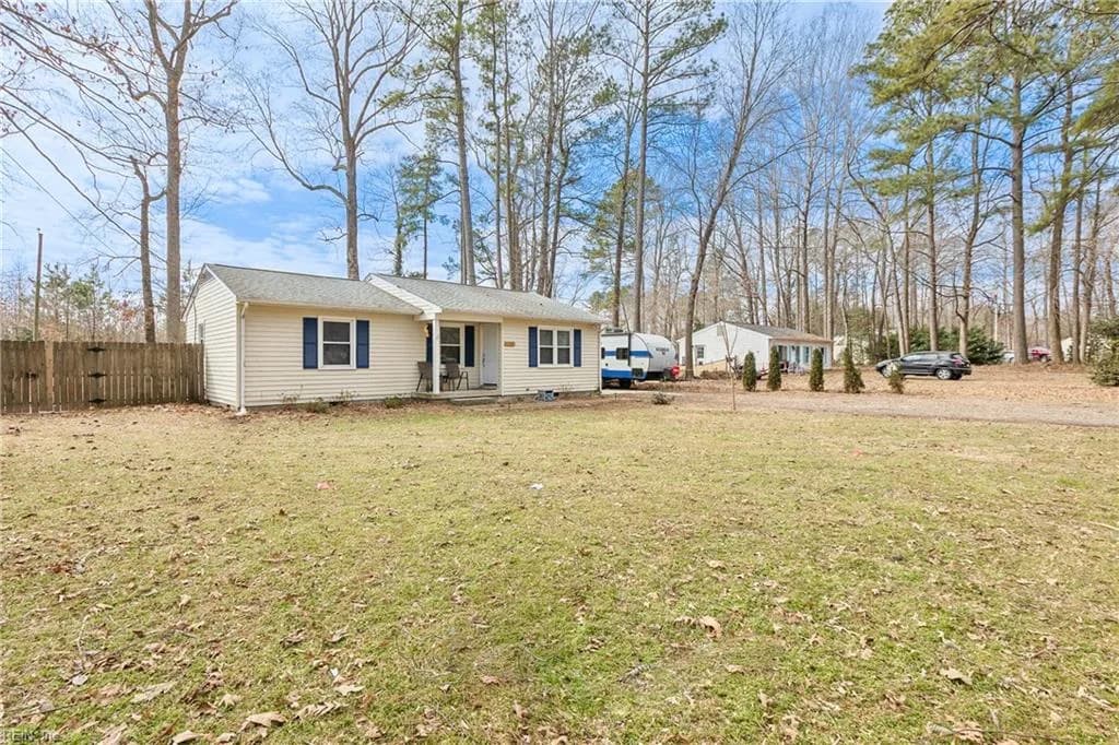 8598 Poplar Springs DR, GLOUCESTER VA 23061 - Main photo