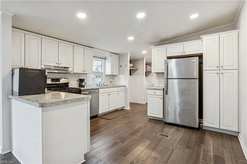 229 Burnetts WAY, Suffolk — 3 bed Residential, 1,307 sqft