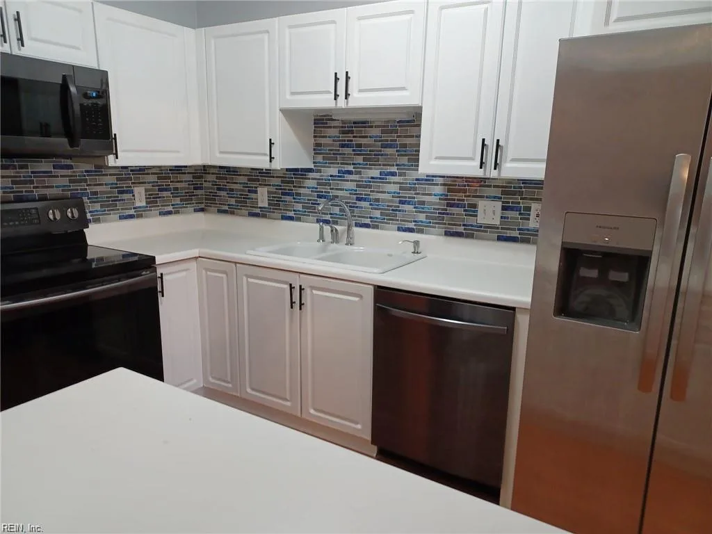 1332 Lake DR, NEWPORTNEWS VA 23602 - Photo 5