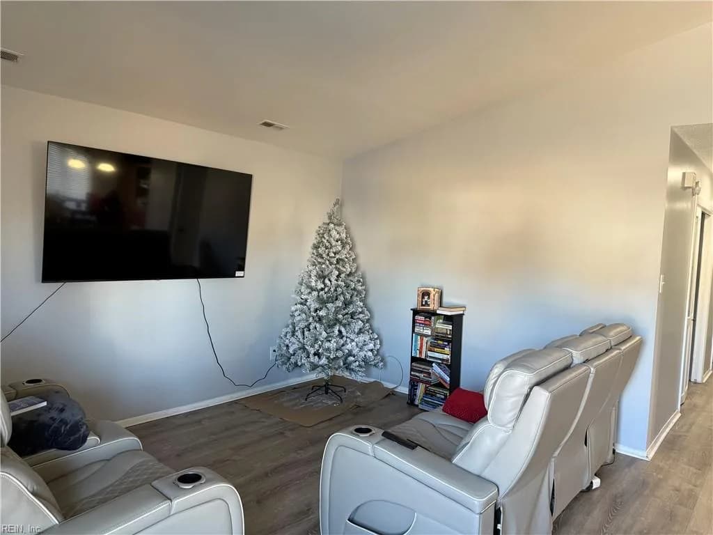 3860 Sugar Creek LN, PORTSMOUTH VA 23703 - Photo 5
