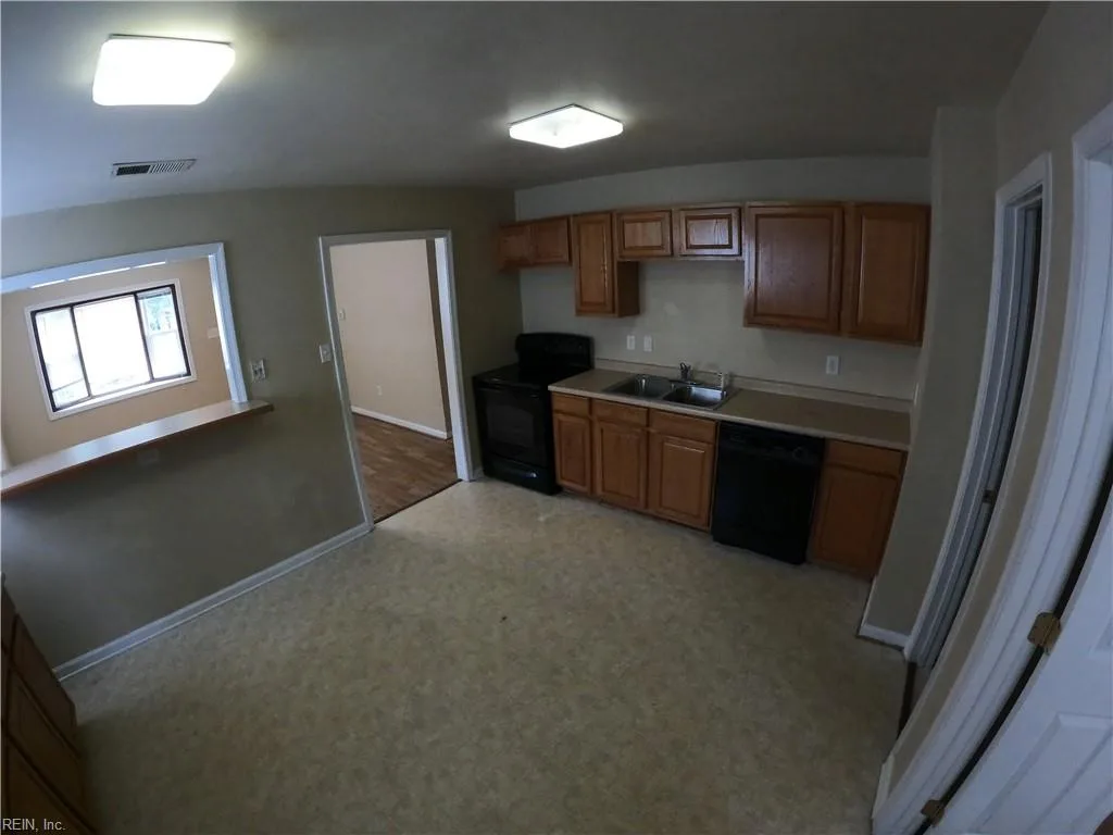1410 W 39th ST, NORFOLK VA 23508 - Photo 5