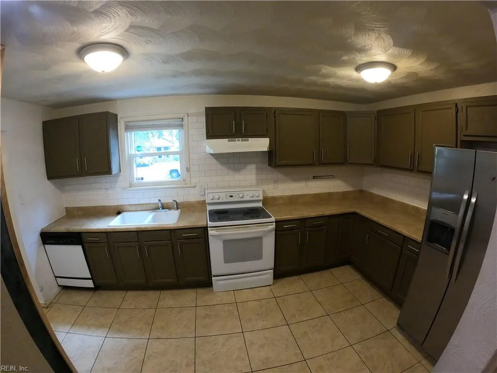 4000 Elkhorn AVE, NORFOLK VA 23508 - Photo 4