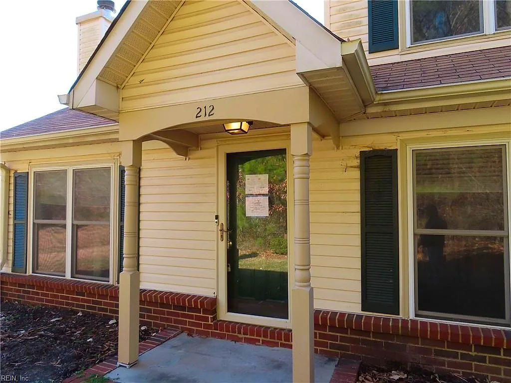 212 Burman Woods DR, Hampton — 2 bed Residential, 1,258 sqft