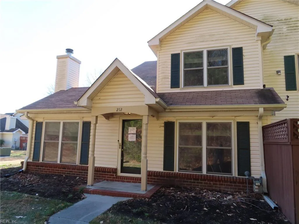 212 Burman Woods DR, HAMPTON VA 23666 - Photo 3