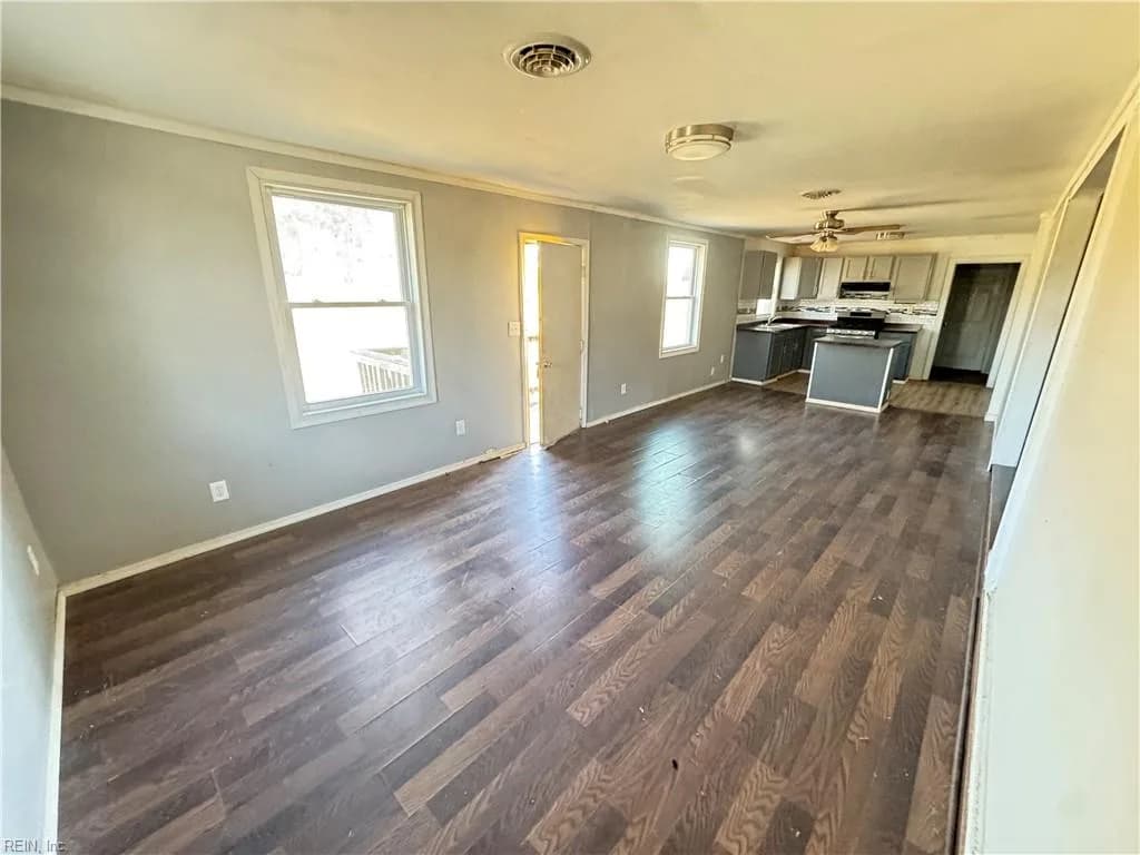 422 Syringa RD, TOPPING VA 23169 - Photo 5
