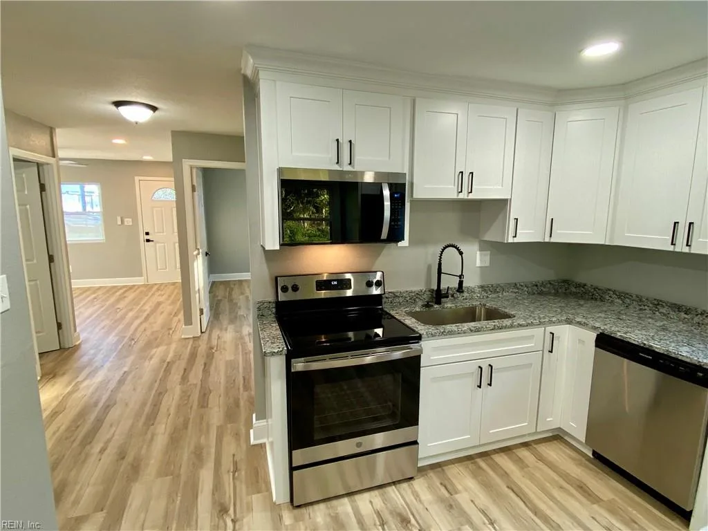 681 Bell St, Hampton — 3 bed Residential, 813 sqft