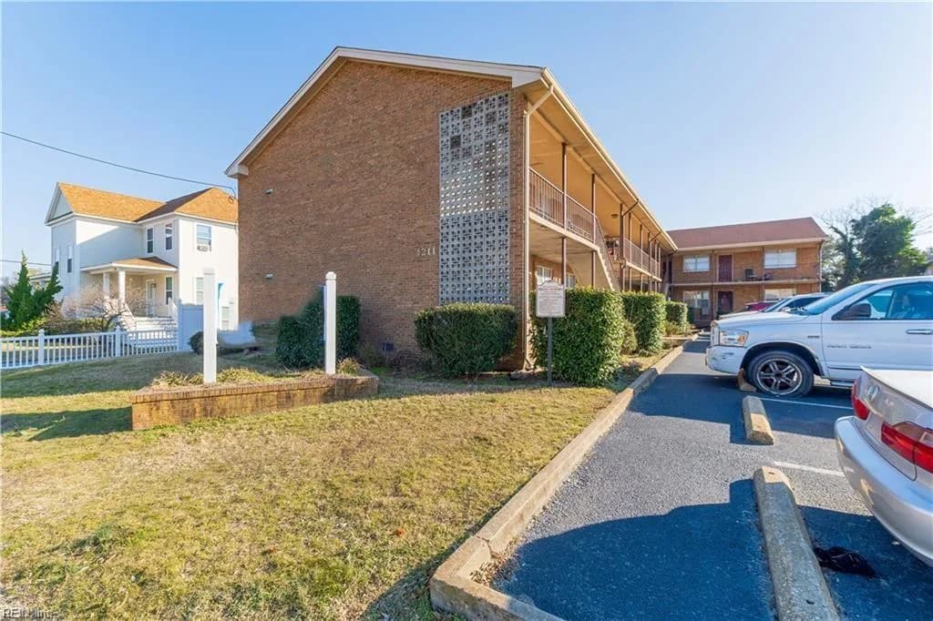 1211 W Ocean View AVE, NORFOLK VA 23505 - Photo 5