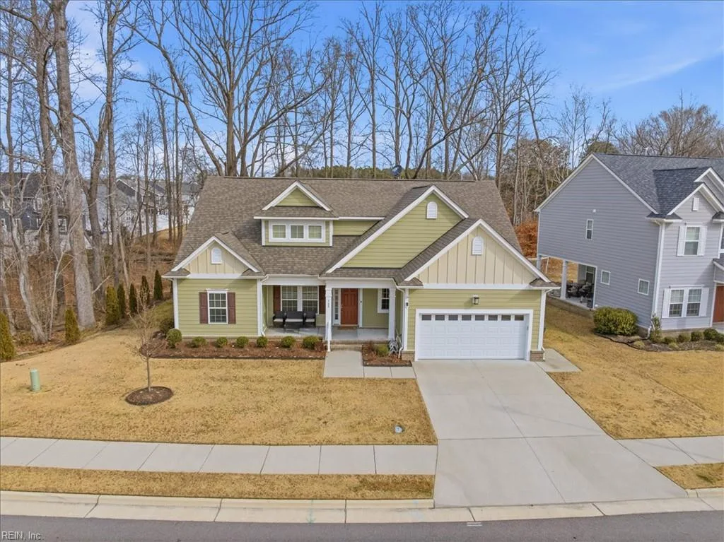 160 Secretariat DR, Suffolk — 5 bed Residential, 3,133 sqft
