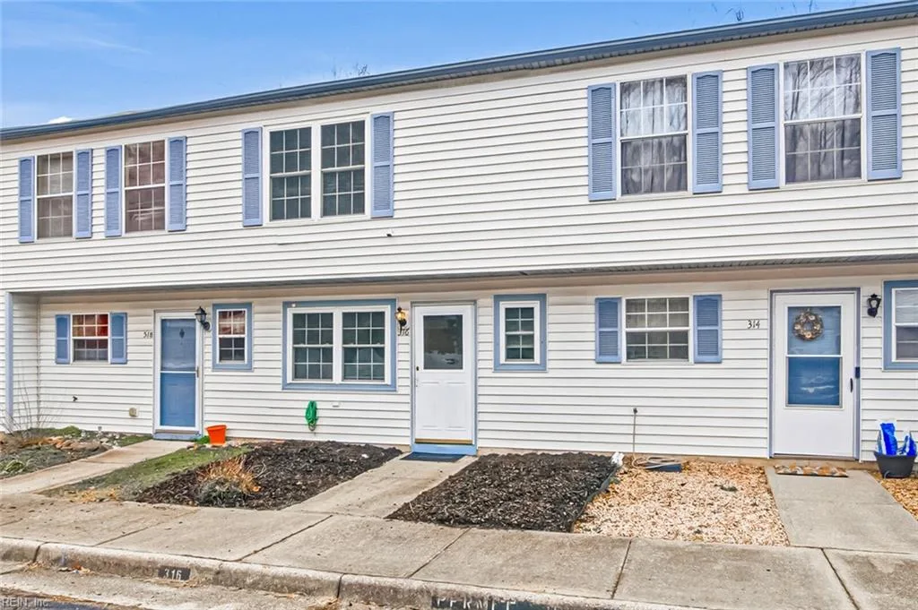 316 Gaylor LN, NEWPORTNEWS VA 23602