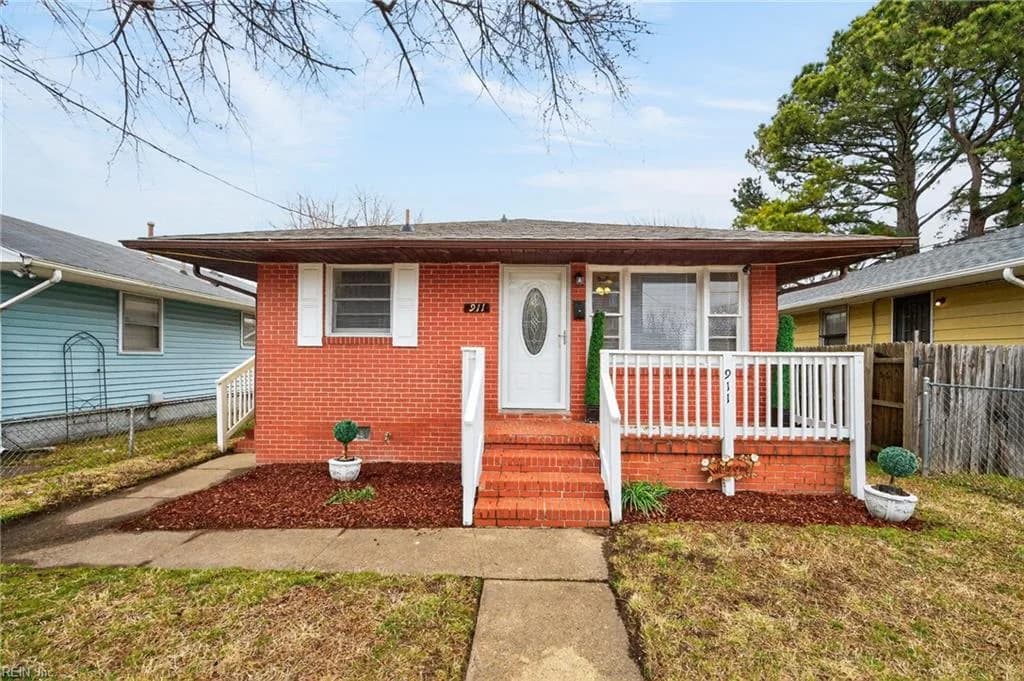 911 36th ST, NEWPORTNEWS VA 23607 - Photo 2