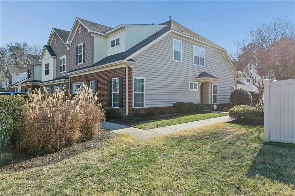 817 Harvest Green LN, CHESAPEAKE VA 23320 - Photo 4