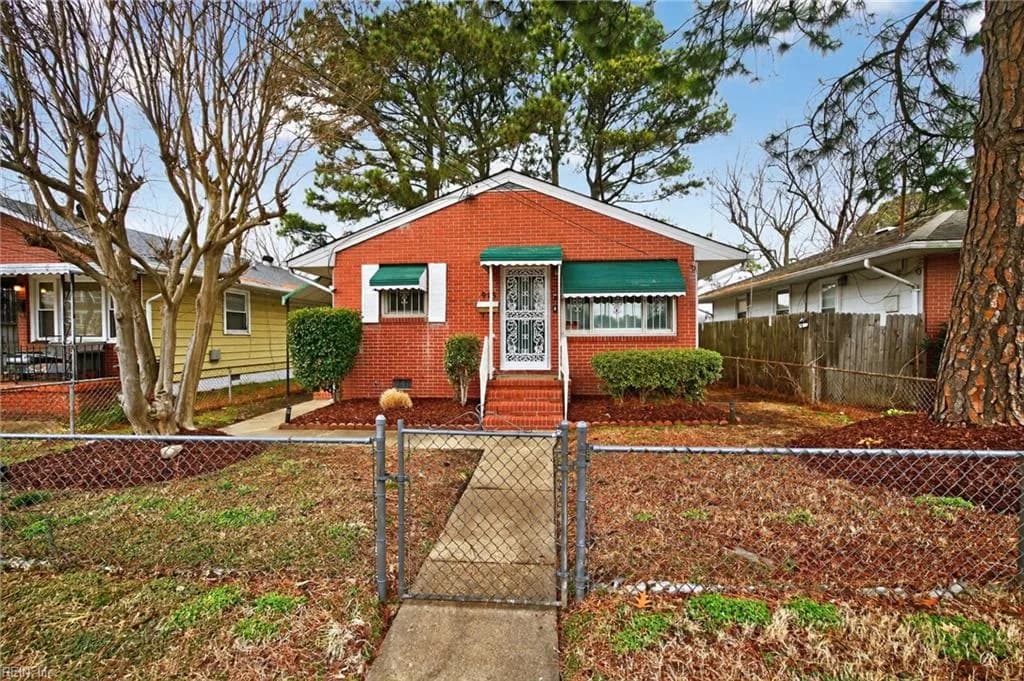 915 36th ST, NEWPORTNEWS VA 23607 - Photo 3