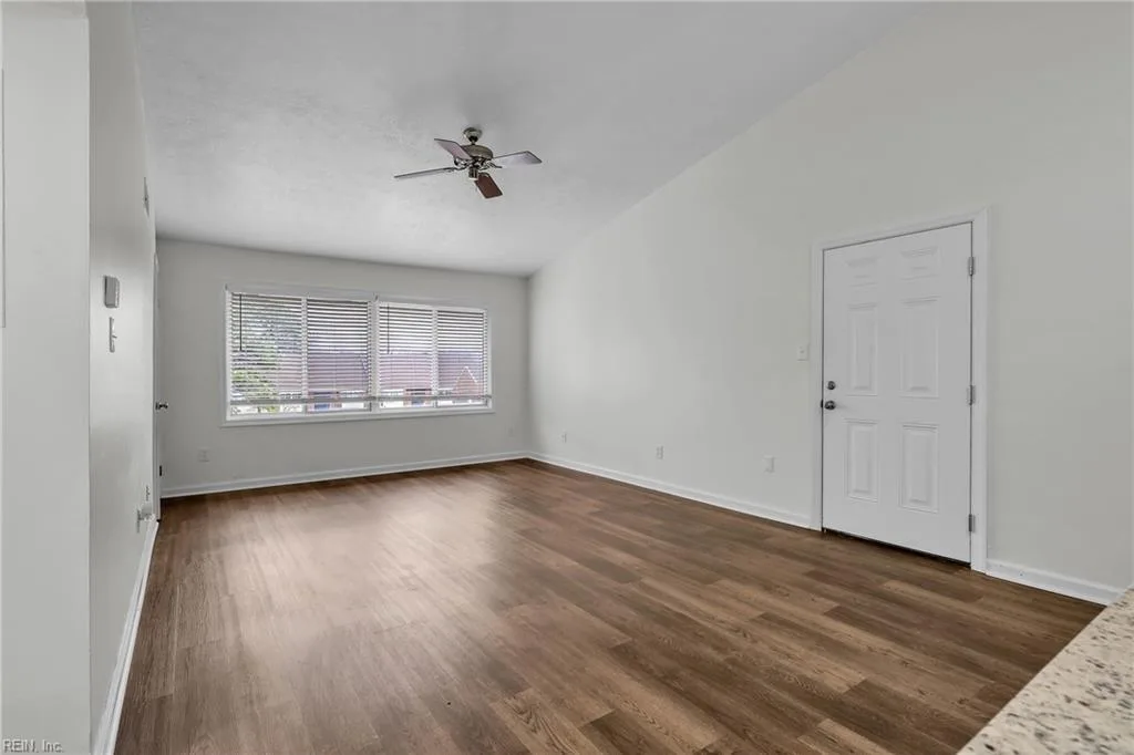 133 Hampton Club DR #3, HAMPTON VA 23666 - Photo 4