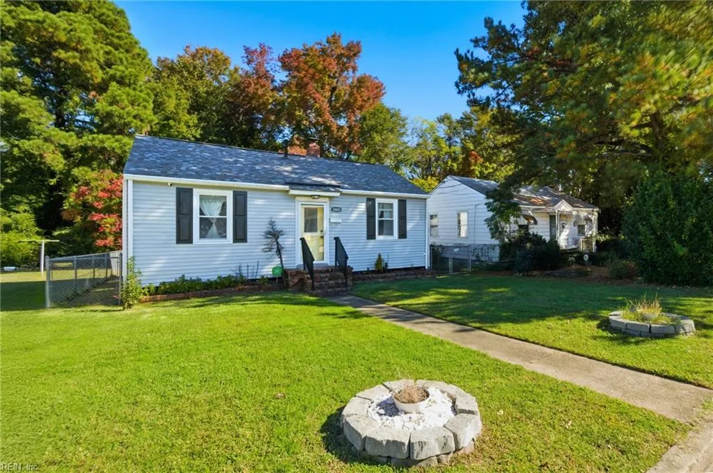 2802 Parish AVE, NEWPORTNEWS VA 23607