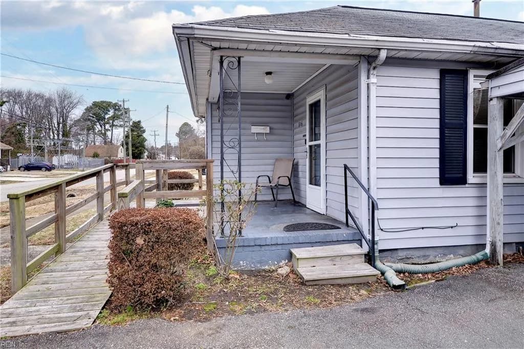 806 Pocahontas PL, HAMPTON VA 23661 - Main photo