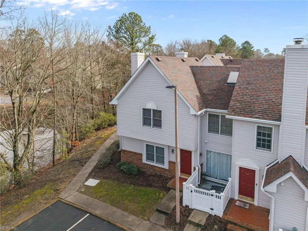14 Tamarisk QUAY #14H, Hampton — 2 bed Residential, 1,044 sqft