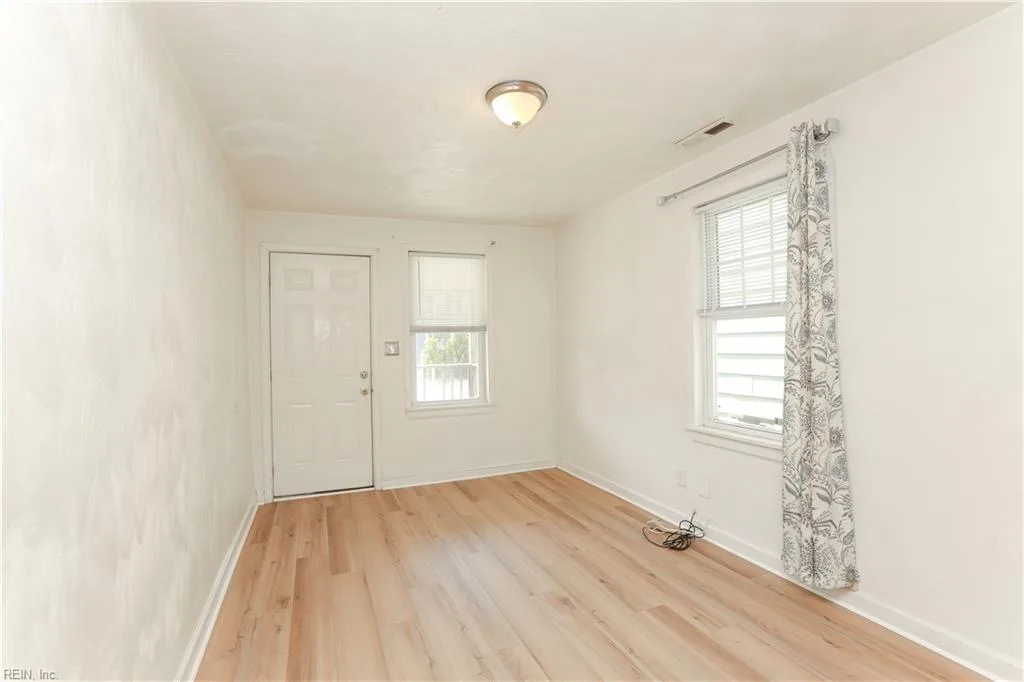 2511 Tidewater DR, NORFOLK VA 23504 - Photo 4