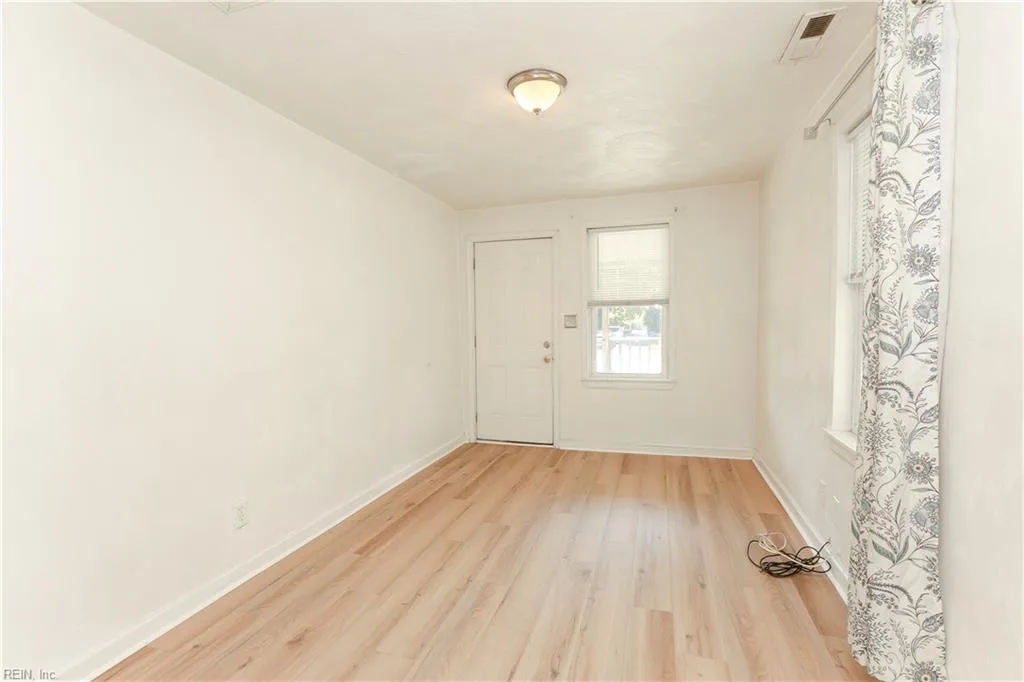 2511 Tidewater DR, NORFOLK VA 23504 - Photo 5