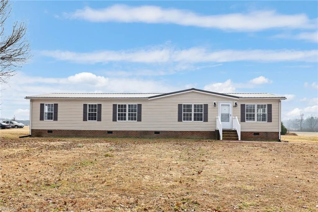 2000 Pine Log RD, SKIPPERS VA 23879
