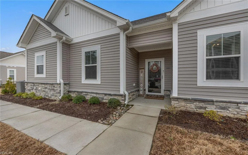 1301 Acadian DR #D, SUFFOLK VA 23434