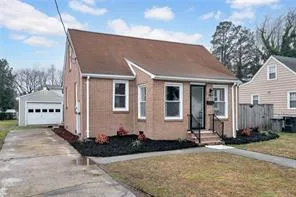 709 New York AVE, Hampton — 5 bed Residential, 1,500 sqft