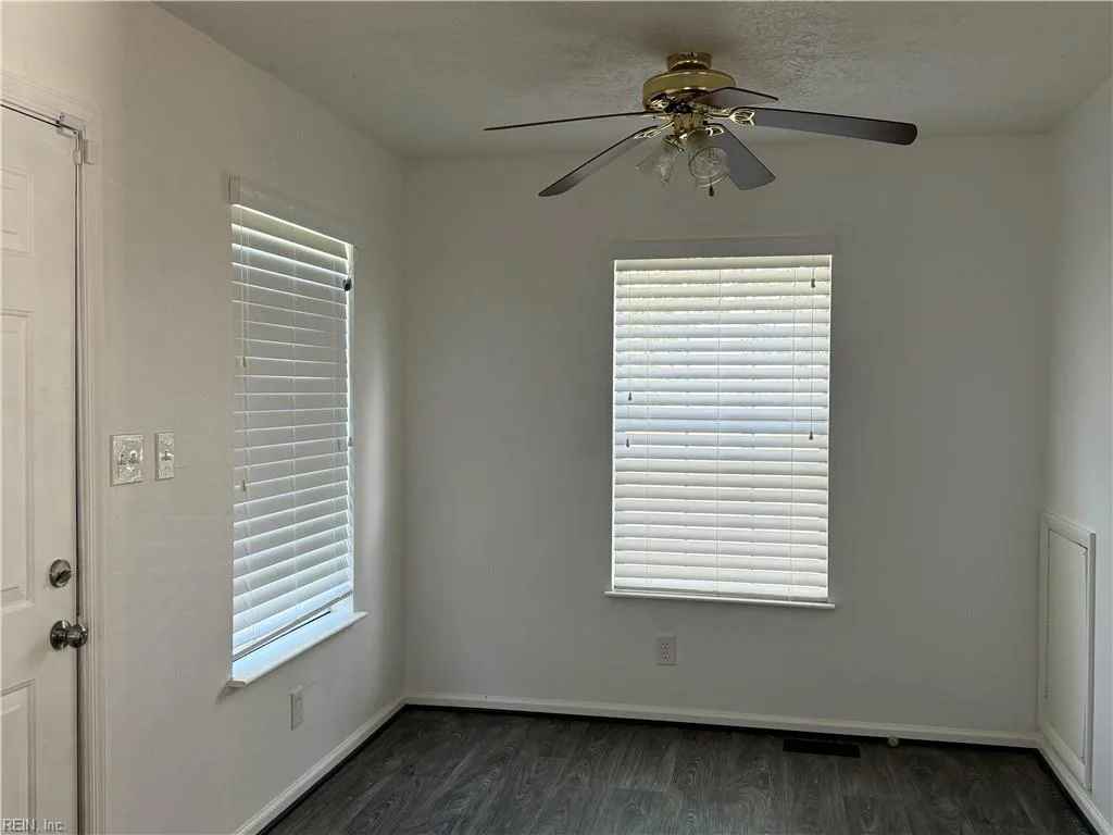 400 W 30th ST, NORFOLK VA 23508 - Photo 3