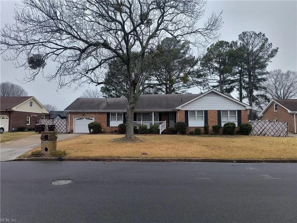 2224 Lloyd DR, CHESAPEAKE VA 23325 - Main photo