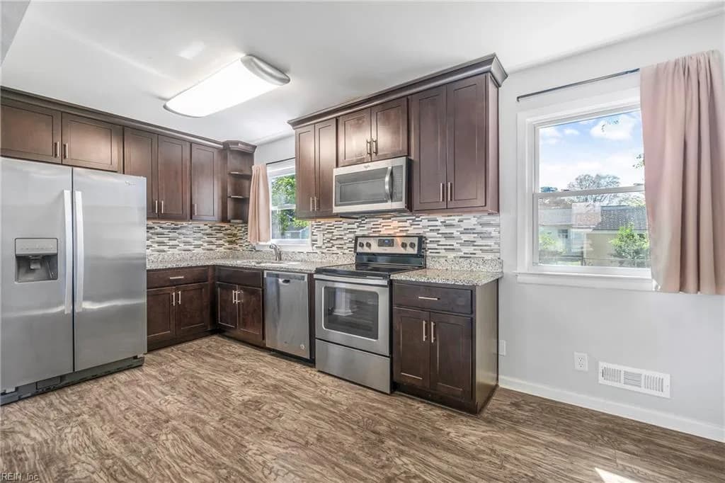 6419 Grimes AVE, NORFOLK VA 23518 - Photo 4
