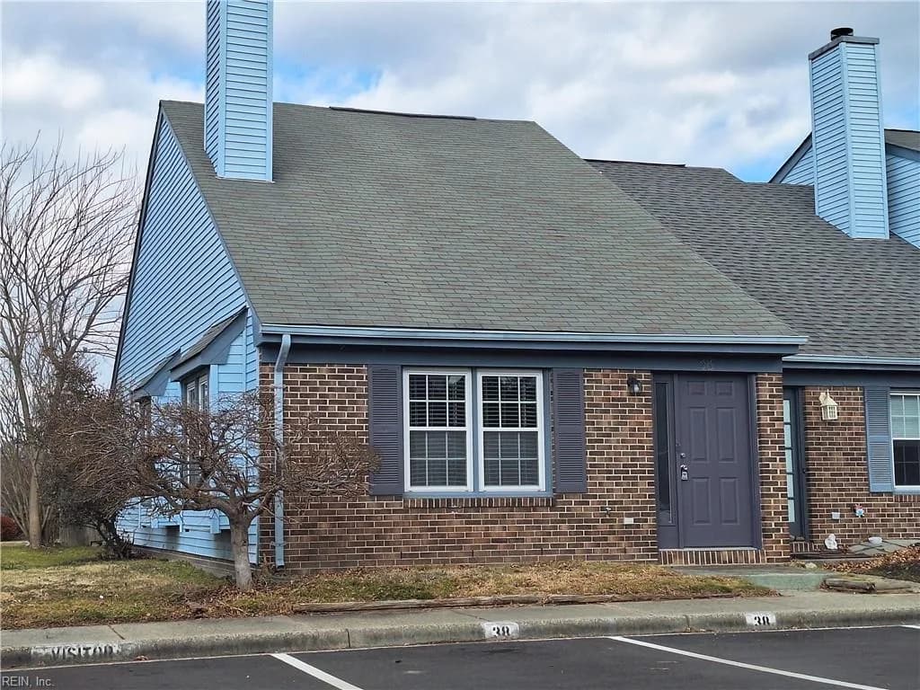 38 Parkway DR, HAMPTON VA 23669 - Main photo
