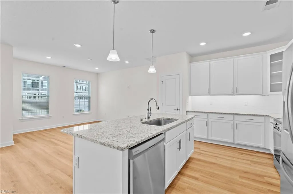 4934 Apricot WAY, CHESAPEAKE VA 23321 - Photo 4