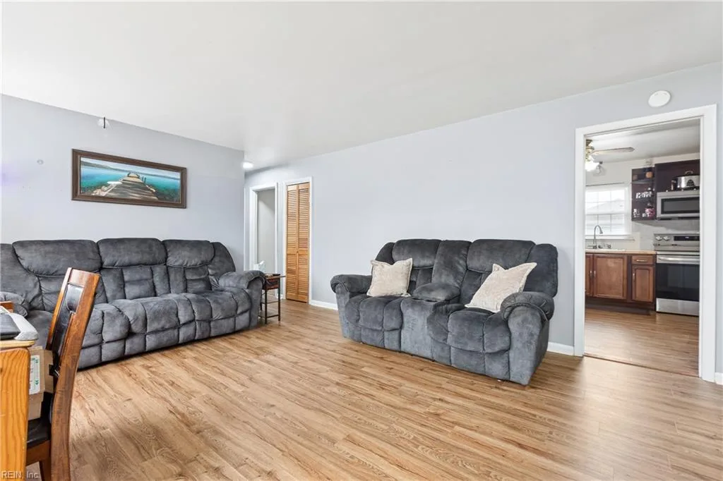 806 Carnation DR, NEWPORTNEWS VA 23608 - Photo 5