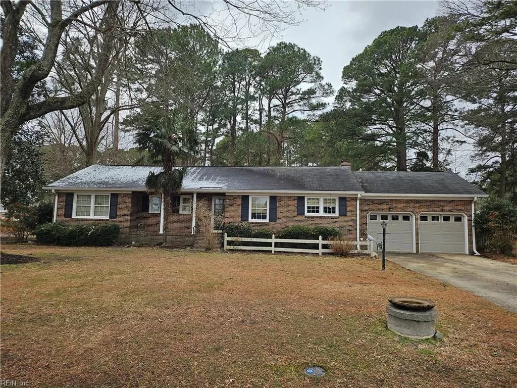 107 Cherry Point DR, YORKTOWN VA 23692 - Main photo