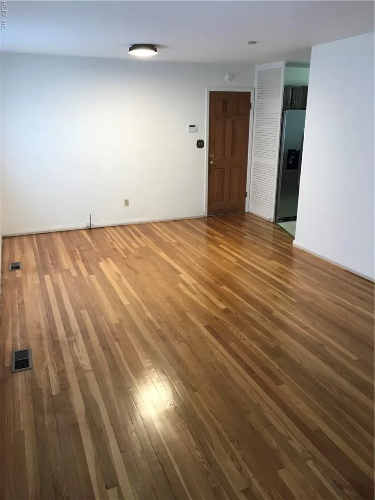 128 Fort Worth ST, HAMPTON VA 23669 - Photo 4