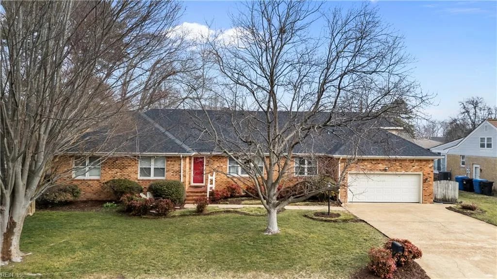 713 Pinebrook DR, Virginia Beach — 4 bed Residential, 3,100 sqft
