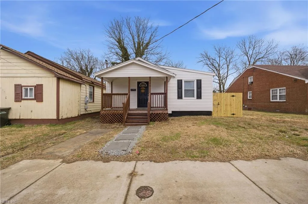 226 N 4th ST, Suffolk — 3 bed Residential, 1,022 sqft